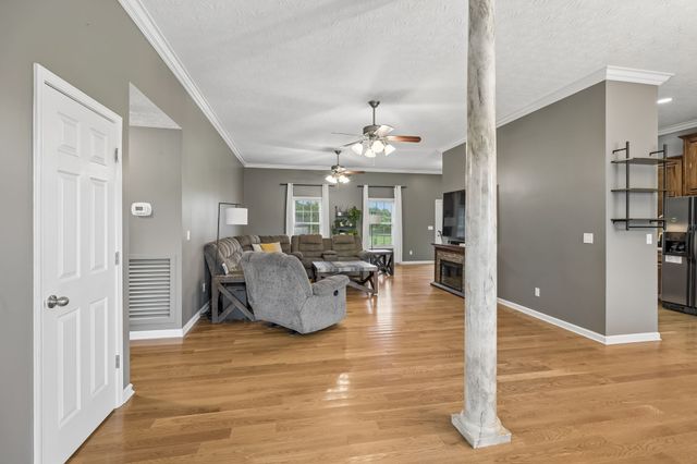 112 Kelly Ln, Lafayette, TN 37083
