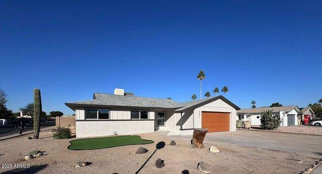 5652 W BROWN Street, Glendale, AZ 85302