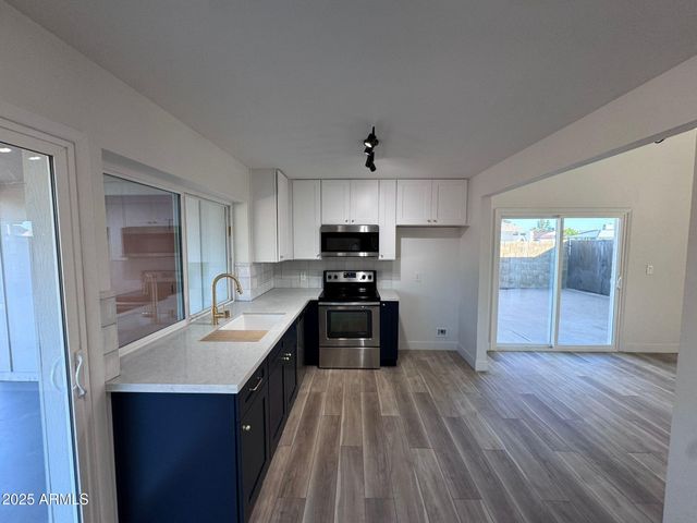 5652 W BROWN Street, Glendale, AZ 85302