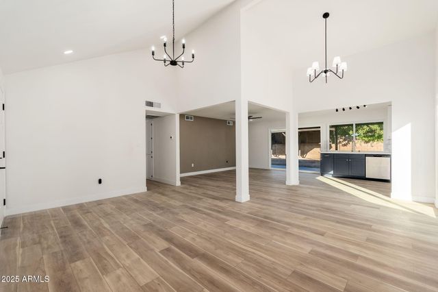 5652 W BROWN Street, Glendale, AZ 85302