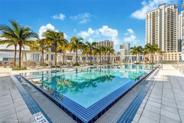 79 SW 12th St 2306-S, Miami, FL 33130