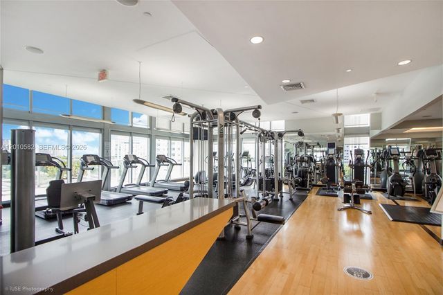 79 SW 12th St 2306-S, Miami, FL 33130