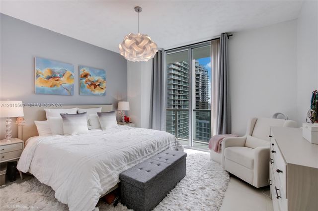 79 SW 12th St 2306-S, Miami, FL 33130