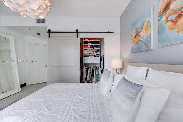 79 SW 12th St 2306-S, Miami, FL 33130