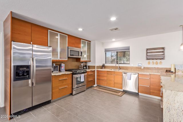 3141 E SIERRA Street, Phoenix, AZ 85028