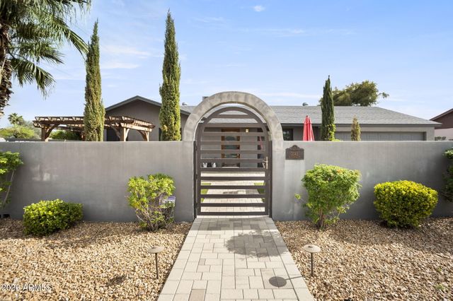 3141 E SIERRA Street, Phoenix, AZ 85028
