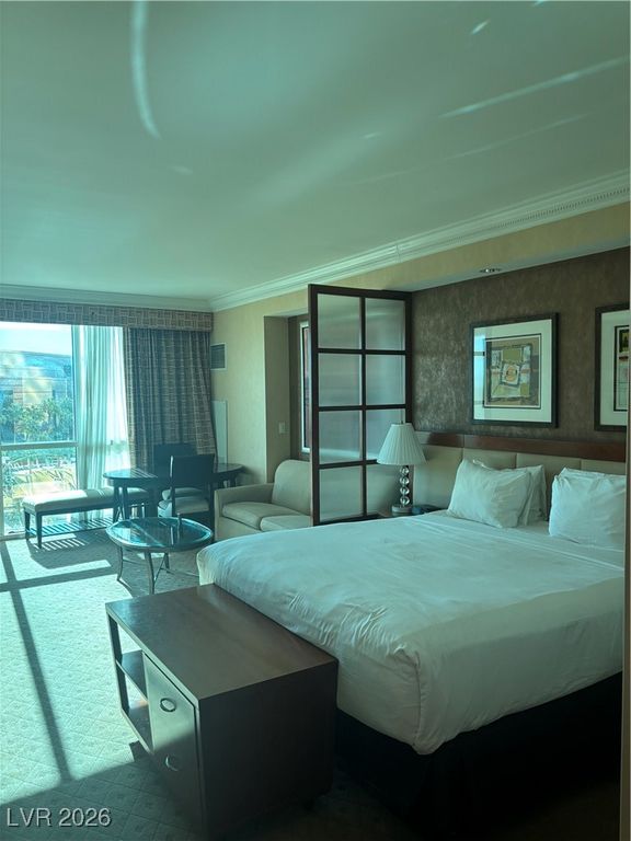 125 East Harmon Avenue 204, Las Vegas, NV 89109