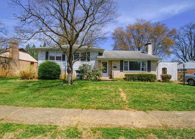 12 CENTER DR, Camp Hill, PA 17011