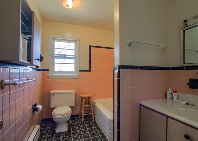 12 CENTER DR, Camp Hill, PA 17011