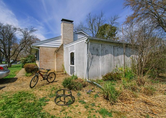 12 CENTER DR, Camp Hill, PA 17011