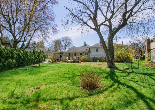 12 CENTER DR, Camp Hill, PA 17011