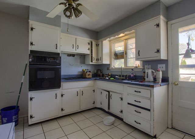 12 CENTER DR, Camp Hill, PA 17011