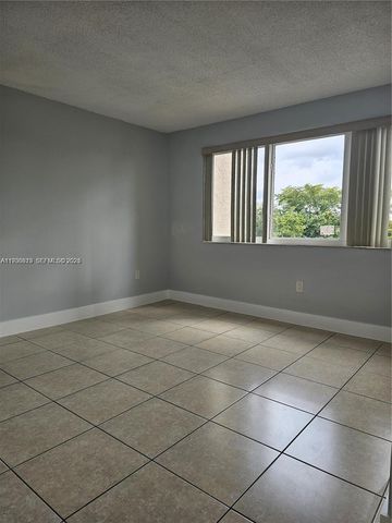 6930 Miami Gardens Dr 1-412, Hialeah, FL 33015