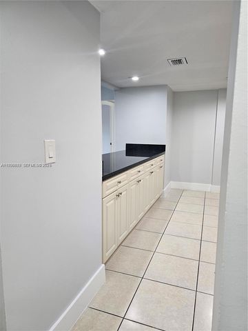 6930 Miami Gardens Dr 1-412, Hialeah, FL 33015