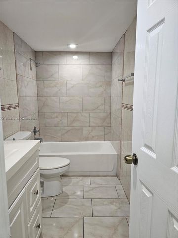 6930 Miami Gardens Dr 1-412, Hialeah, FL 33015