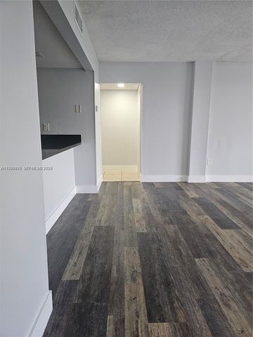 6930 Miami Gardens Dr 1-412, Hialeah, FL 33015