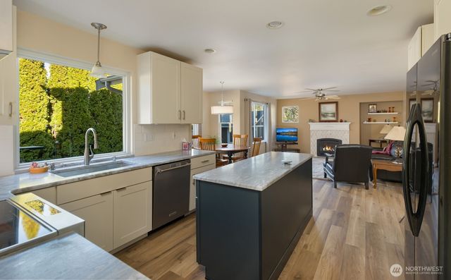 15012 SE 279th Place, Kent, WA 98042