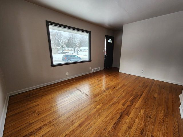 5668 70th STREET, Milwaukee, WI 53218