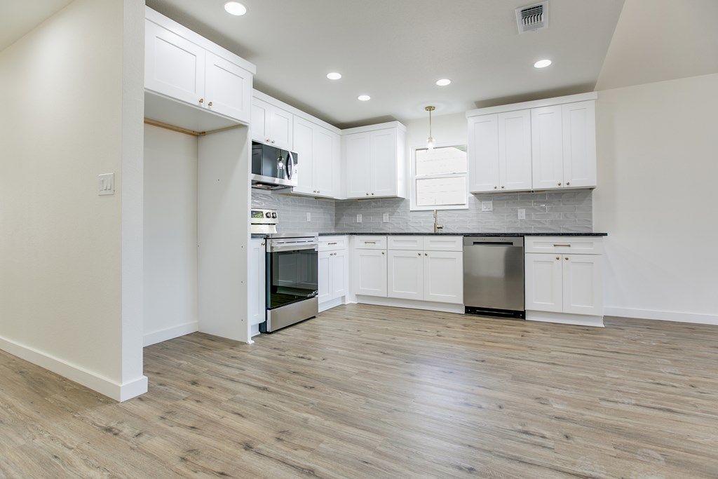 Image 13 of property listing at 2801 Bowie St, San Angelo, TX 76901