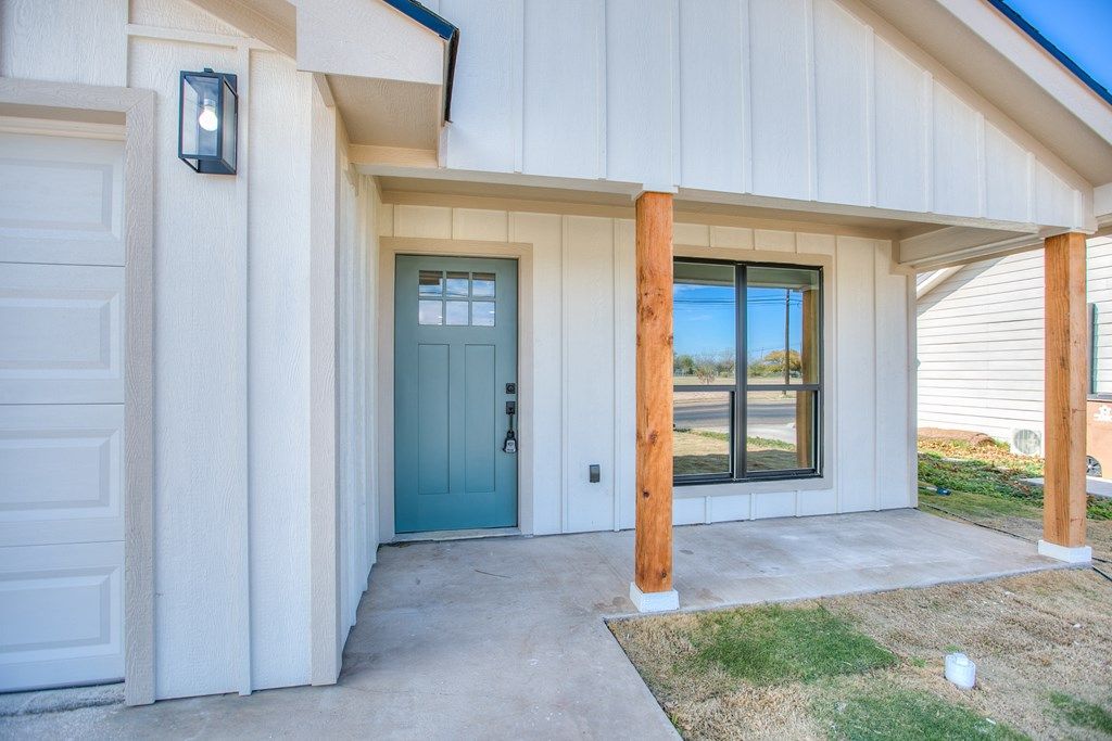 Image 5 of property listing at 2801 Bowie St, San Angelo, TX 76901