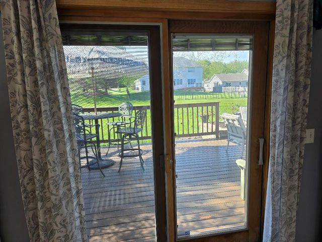 125 Meadow Ridge Lane, Madison, WI 53704
