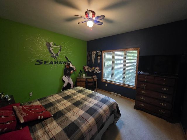 125 Meadow Ridge Lane, Madison, WI 53704