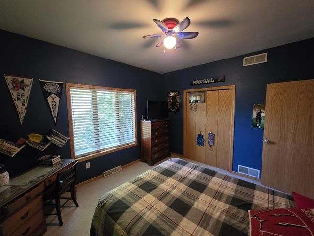 125 Meadow Ridge Lane, Madison, WI 53704