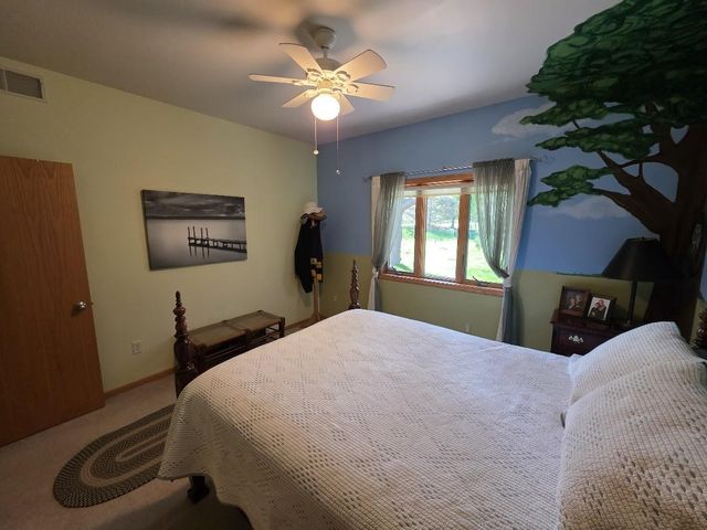125 Meadow Ridge Lane, Madison, WI 53704