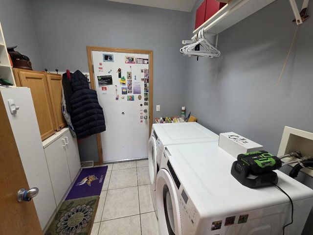 125 Meadow Ridge Lane, Madison, WI 53704