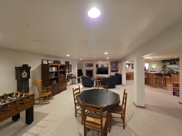 125 Meadow Ridge Lane, Madison, WI 53704