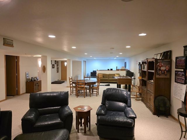 125 Meadow Ridge Lane, Madison, WI 53704