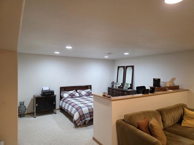 125 Meadow Ridge Lane, Madison, WI 53704