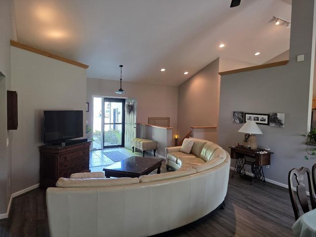 125 Meadow Ridge Lane, Madison, WI 53704