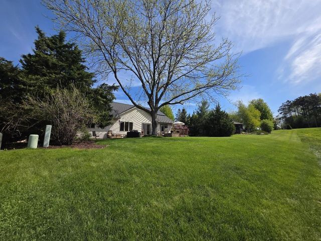 125 Meadow Ridge Lane, Madison, WI 53704