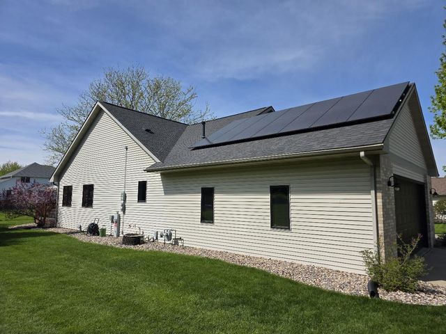 125 Meadow Ridge Lane, Madison, WI 53704