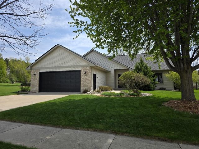 125 Meadow Ridge Lane, Madison, WI 53704