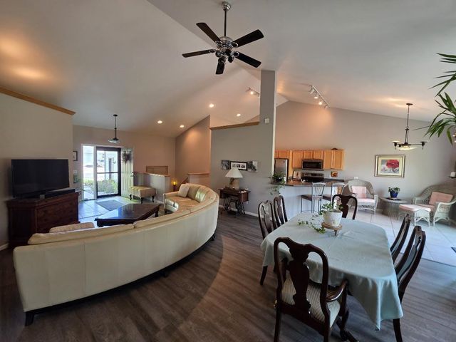 125 Meadow Ridge Lane, Madison, WI 53704