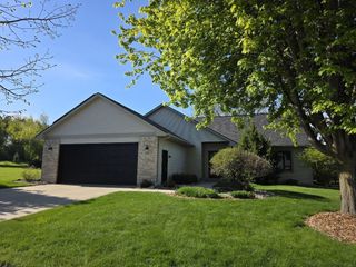 125 Meadow Ridge Lane, Madison, WI 53704