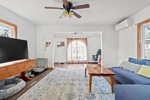 14 South Pine Street, East Lyme, CT 06357