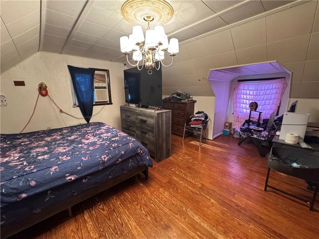 227 Thornwood Dr, Canonsburg, PA 15317