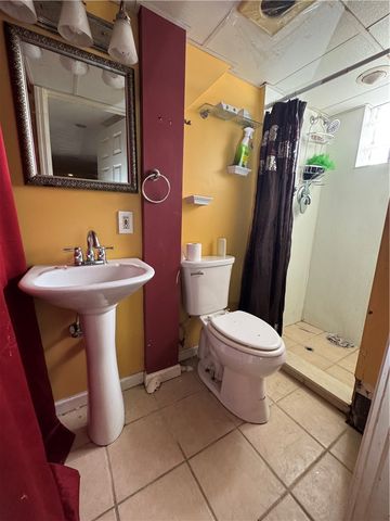 227 Thornwood Dr, Canonsburg, PA 15317