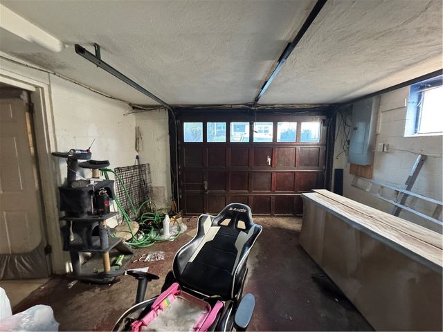 227 Thornwood Dr, Canonsburg, PA 15317