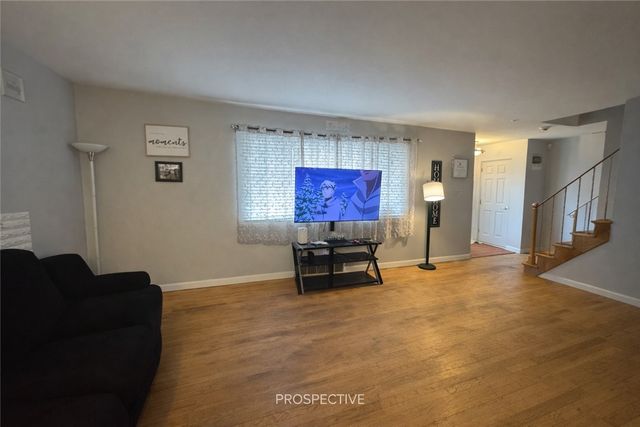 227 Thornwood Dr, Canonsburg, PA 15317