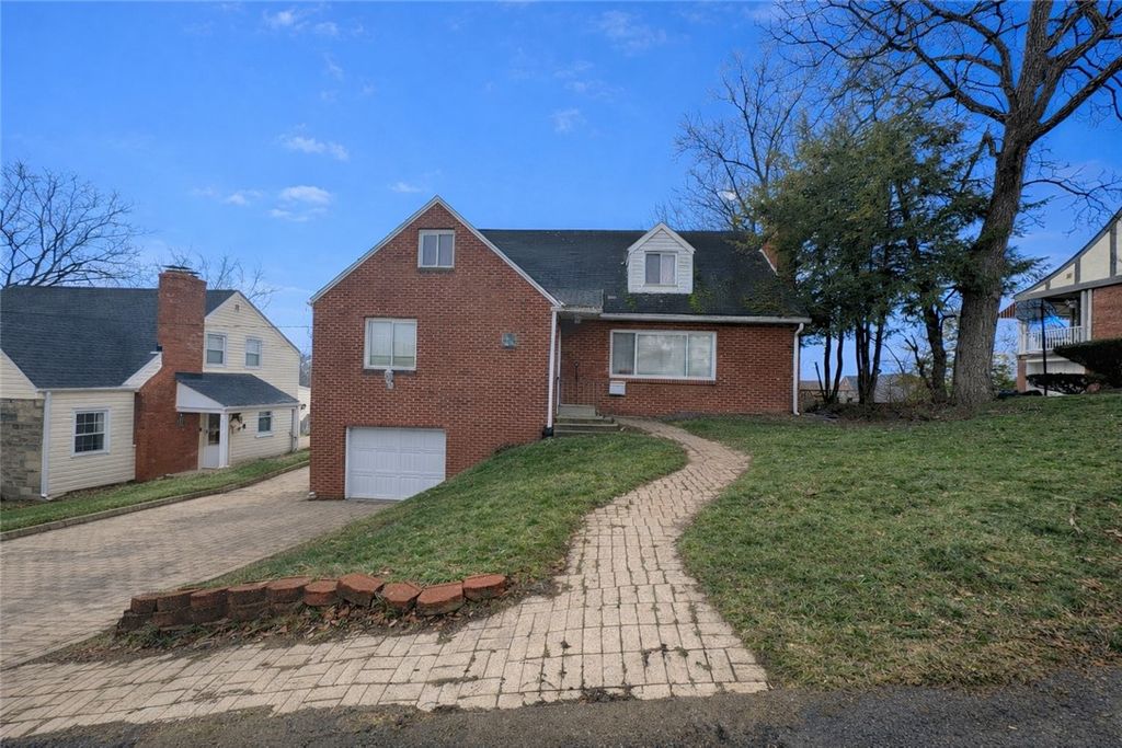 227 Thornwood Dr, Canonsburg, PA 15317