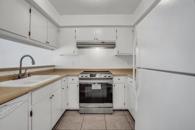 5860 Alexandria, Stockton, CA 95207