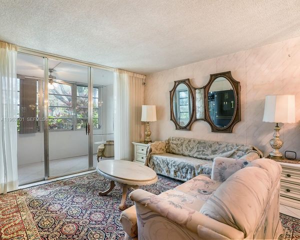 2900 NW 48th Ter 117, Lauderdale Lakes, FL 33313