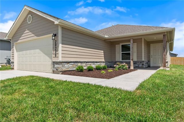 20360 W 195th Street, Spring Hill, KS 66083