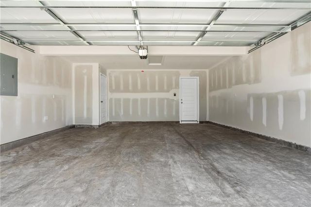 20360 W 195th Street, Spring Hill, KS 66083