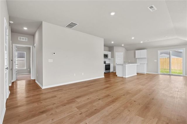 20360 W 195th Street, Spring Hill, KS 66083