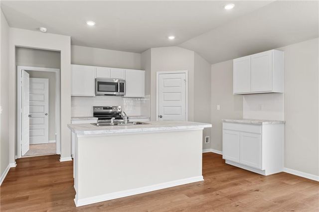 20360 W 195th Street, Spring Hill, KS 66083
